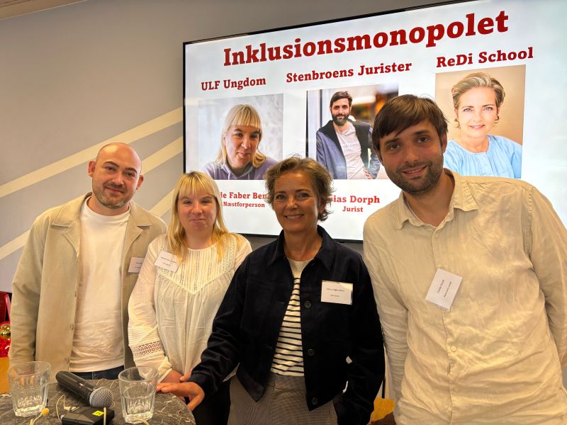 Foto af de tre panelister i monopolet