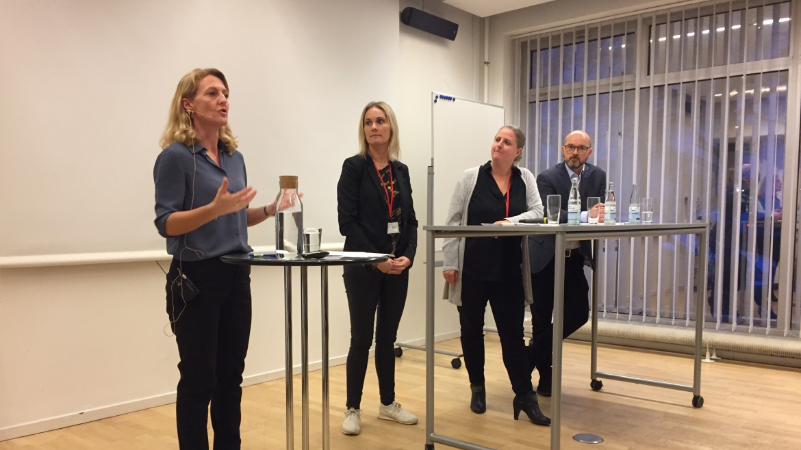 Panelet deler erfaringer med at digitalisere arbejdspladsen_Fra venstre mod højre_Louise Palludan Kampmann, Karen Dahl Nielsen (SIK), Mette Jørgensen (STAR) og Peter Langkjær (UFST)