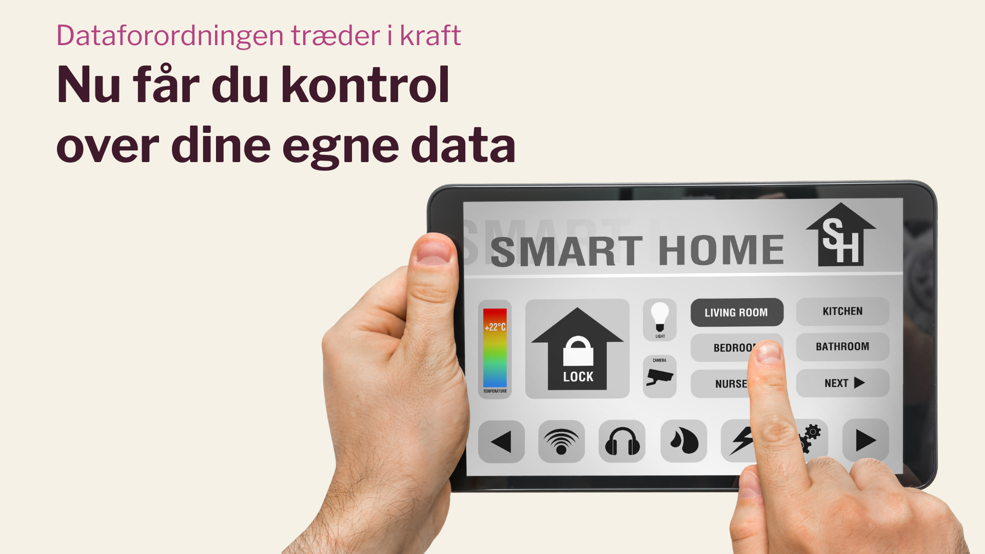 Illustration af hænder der holder en iPad der styrer et smart home - altså en række elektroniske funktioner i hjemmet.